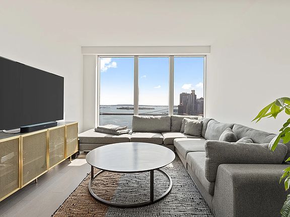 3rd image of 1 Manhattan Sq #28D