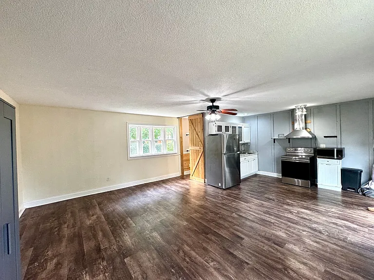 9251 Atwood Ave — Photo 9