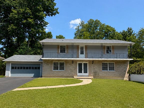 2nd image of 240 Ridgefield Rd #1
