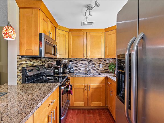 3rd image of 265 Farnham L #265