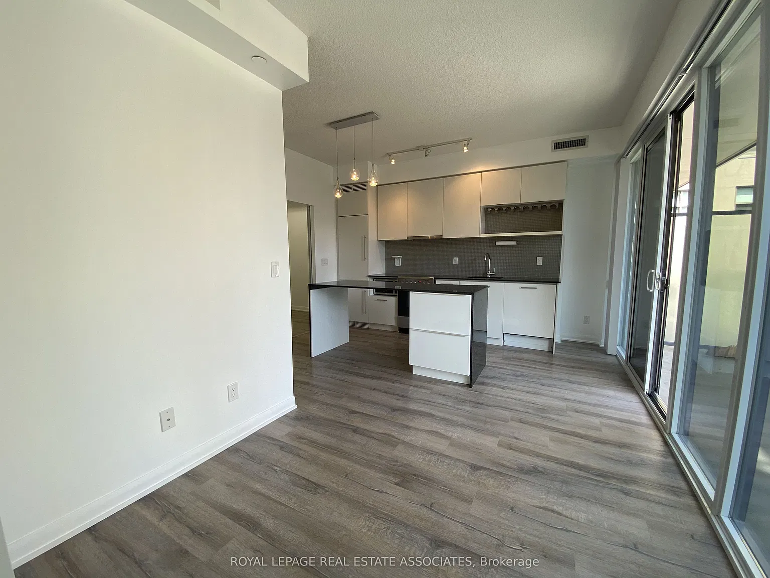 2 bed, $2,900 — Photo 2