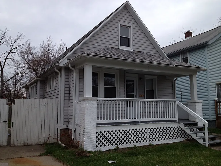 104 W George Ave — Photo 1