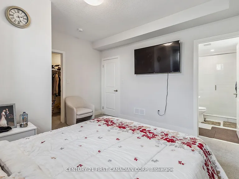 990 Deveron Cres #21 — Photo 26