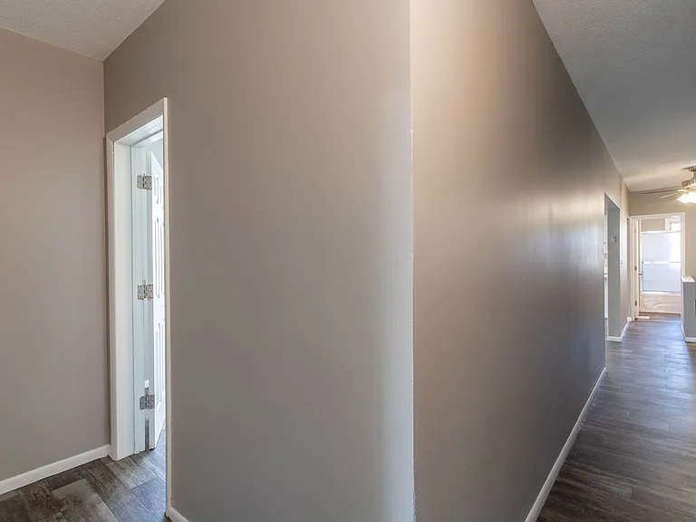 1025 State St — Photo 20