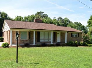 411 13th Ave SE, Conover, NC 28613