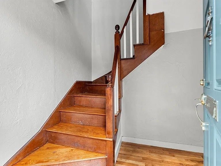 6 Blaney St #2 — Photo 4