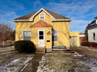 107 Clark St, Reinbeck, IA 50669