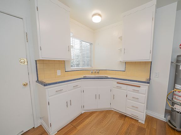 5th image of 2526 Ivy Dr #2530-2526-