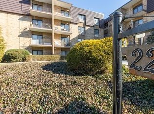 22 Riverside Dr APT D10, Cranford, NJ 07016