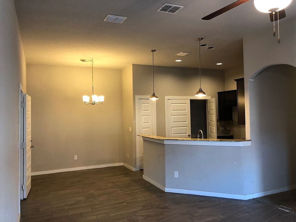 2nd image of 202 Hidden Springs Dr