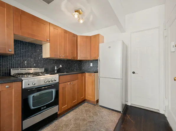 22 Cornelia Street image 3 of 4