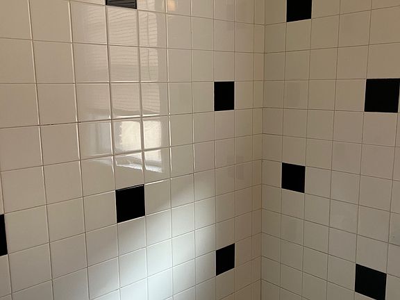 3rd image of 428.5 NW 24th St #428.5