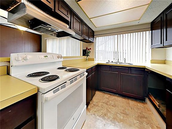 2nd image of 2605 San Sabastian Cir