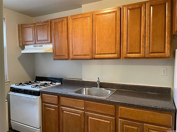 5th image of 110 Division Ave APT 2A