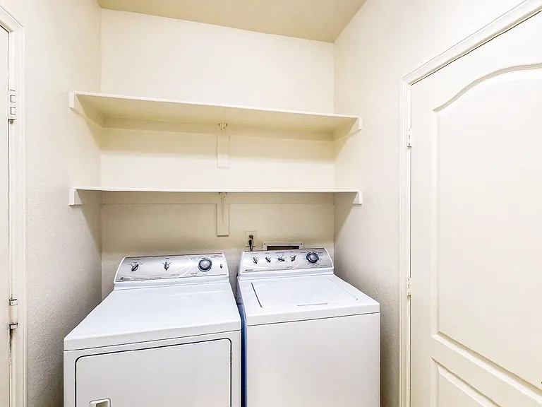 9412 Forest Edge Ave — Photo 36