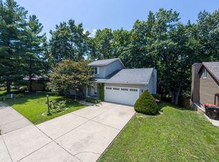 6211 N Teal Wood Cir, Peoria, IL 61615