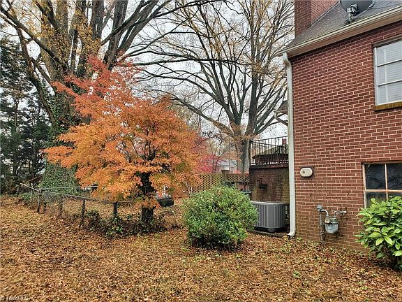 5th image of 1701 Greenfield St