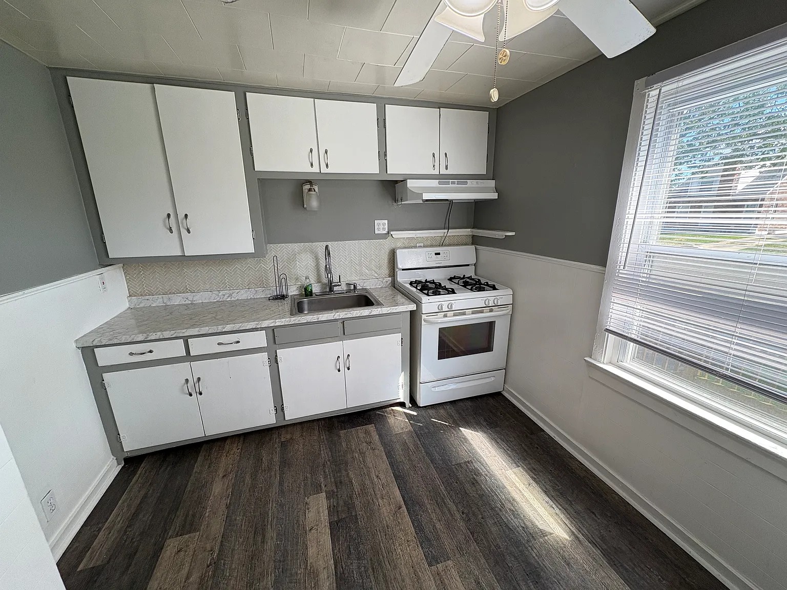 2 bed, $1,450 — Photo 2
