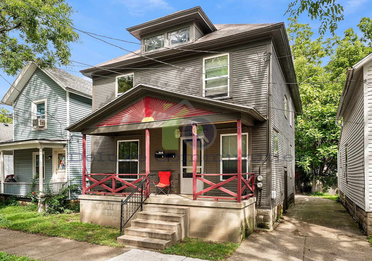 Spacious 1 Bedroom Upper Unit by Downtown Grand Rapids — Photo 2