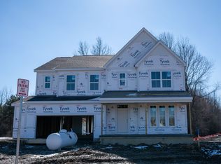 549 Alicia Kelton Dr, Delaware, OH 43015