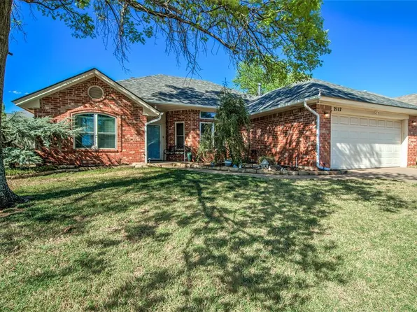 2117 Summer Hollow Ln, Edmond, OK 73013