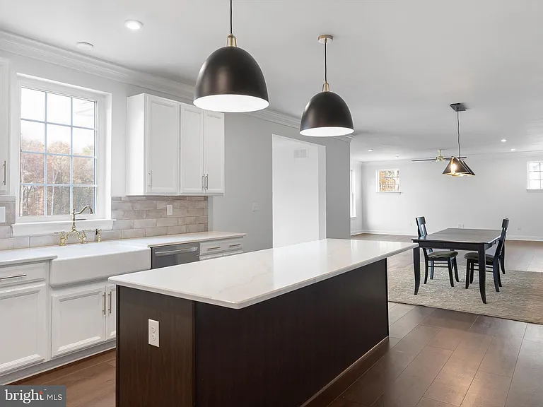 240 Baldy Ln — Photo 8