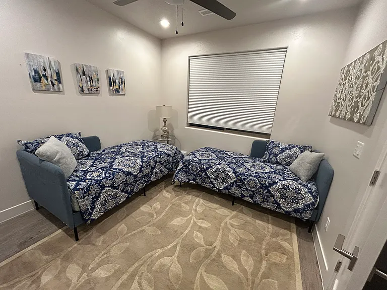 460 E Mohawk Dr — Photo 10