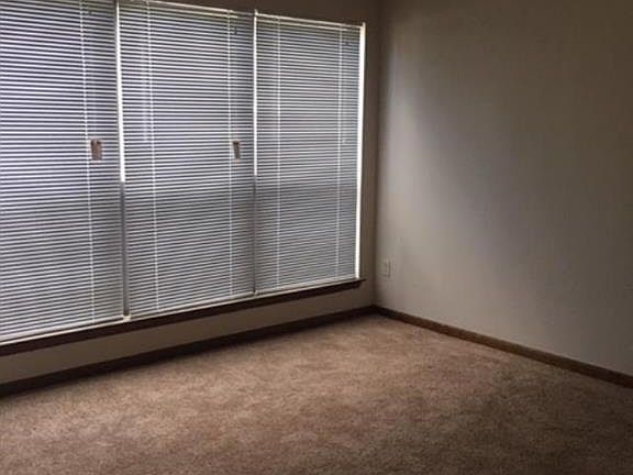 3rd image of 161 Windsor Castle Dr APT C