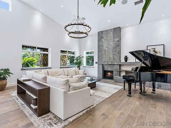 3rd image of 1240 Berryman Cyn