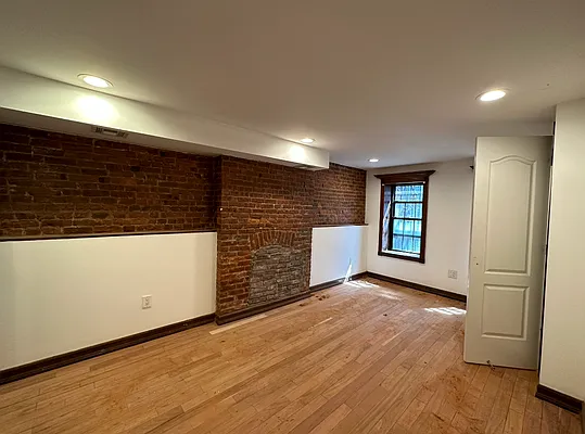 Rented by JB Mac Real Estate Inc. | media 2