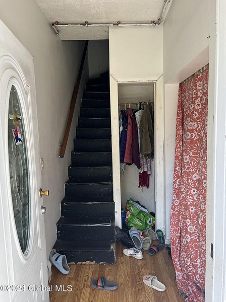 4th image of 11 Cuyler Street