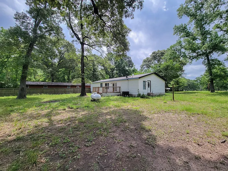 20284 Forest Woods Ln — Photo 39