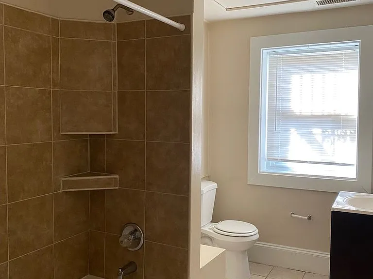 1410 Eutaw Pl — Photo 9