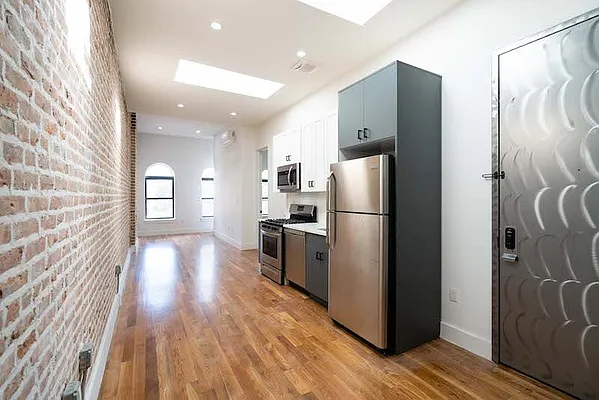 Rented by Brick&Mortar | media 13