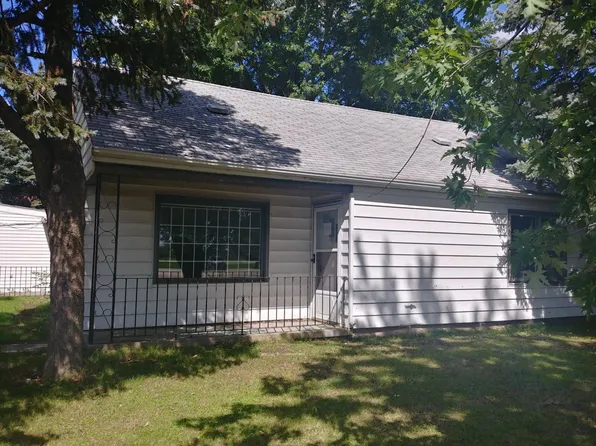 2420 E Lincoln St, Bloomington, IL 61701