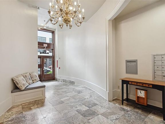 2nd image of 601 Baronne St APT 2A