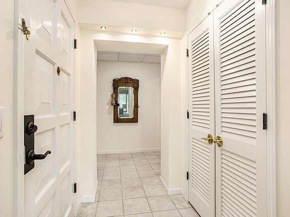 4th image of 225 Columbia Ave W APT 6