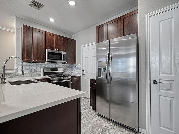4th image of 3300 Forest Creek Dr APT 43