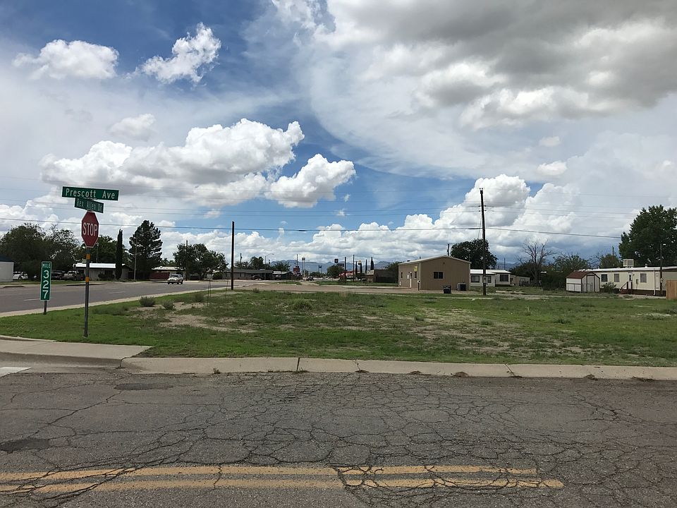 2nd image of 900 N Prescott Ave