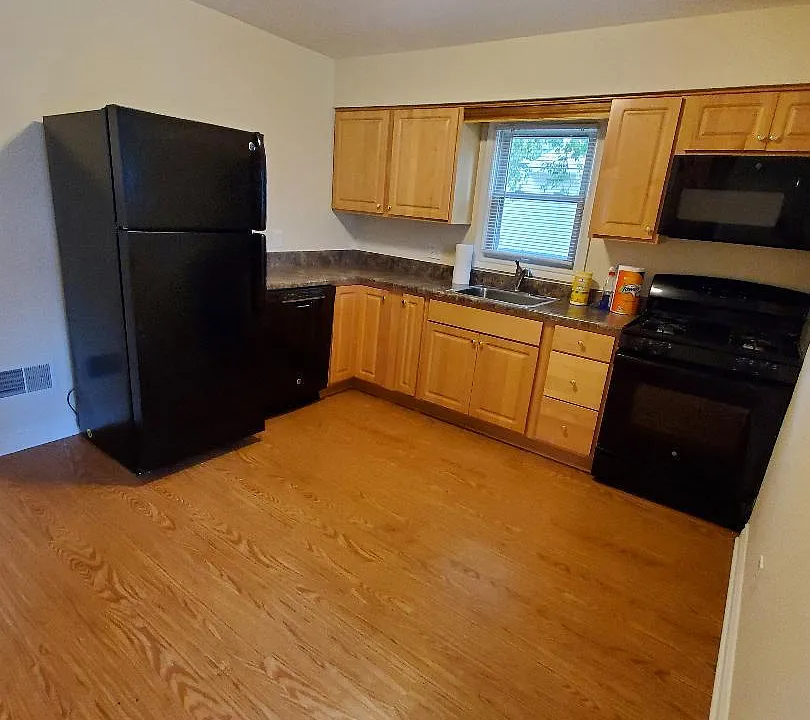 Kitchen with appliances