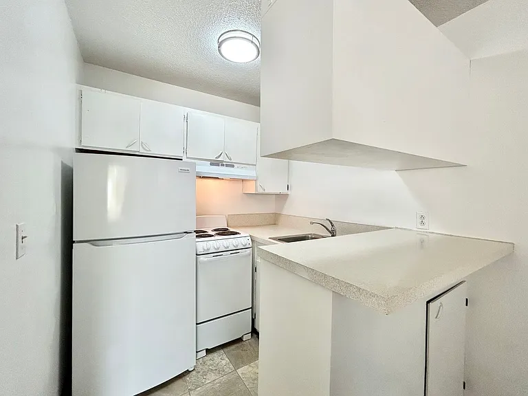341-347 SE 30th Pl — Photo 11