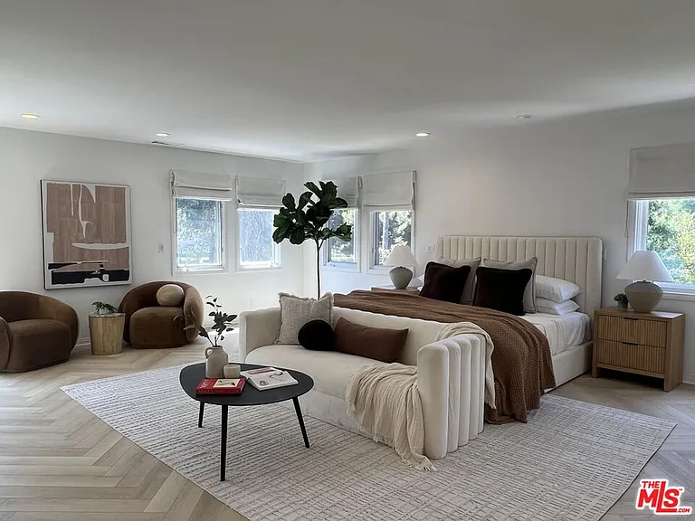 508 N Canon Dr — Photo 27