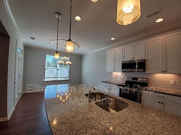 5th image of 104 Park View Dr