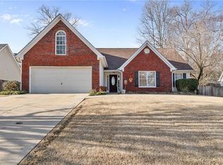 1020 Sunhill Dr, Lawrenceville, GA 30043