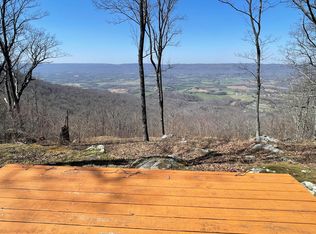 1 Porch Rock Rd, Pikeville, TN 37367