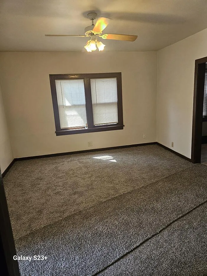 3 bed, 1.0 bath, $1,300 — Photo 2