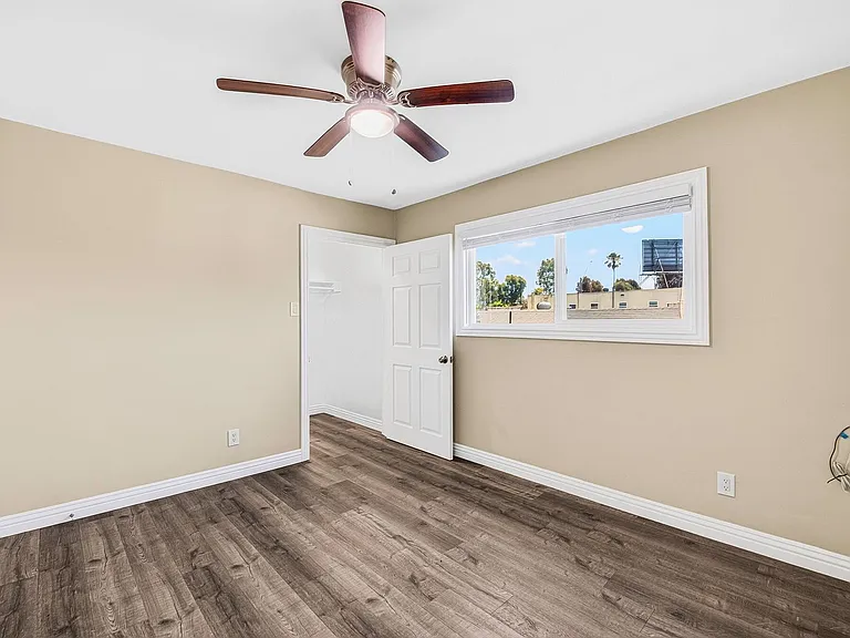 1831 Lime Ave — Photo 20
