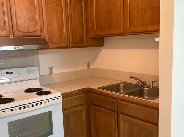 1066 Green St #300, Honolulu, HI 96822