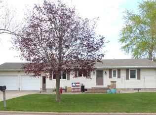 2000 Great Bend Blvd, Windom, MN 56101