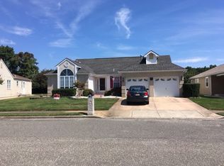14 Oakengates Dr, Toms River, NJ